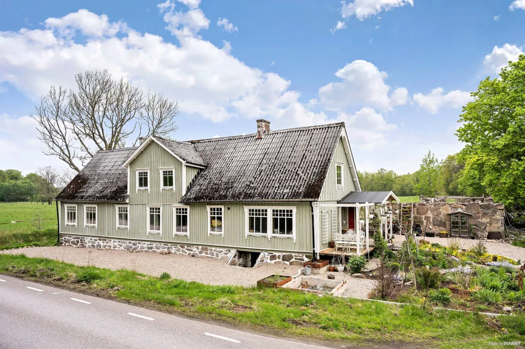 Välivaade - Historic Farmhouse with Garden in Harholma