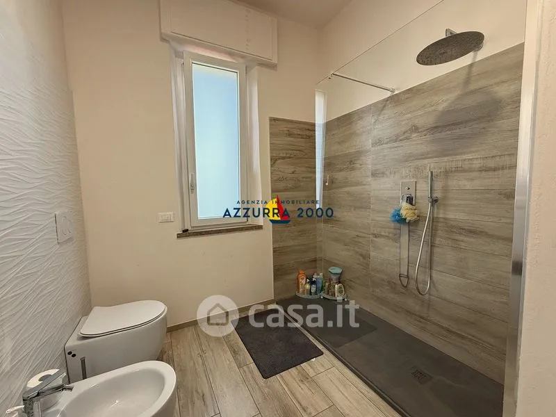 Bathrooms - Rear-Upper Flat with Sea View in Pisa