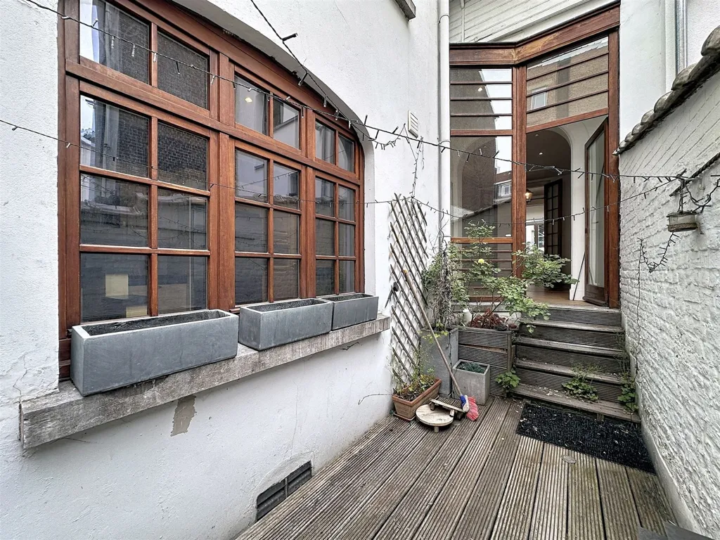 Aed - 5-Bedroom House with South Terrace in Châtelain