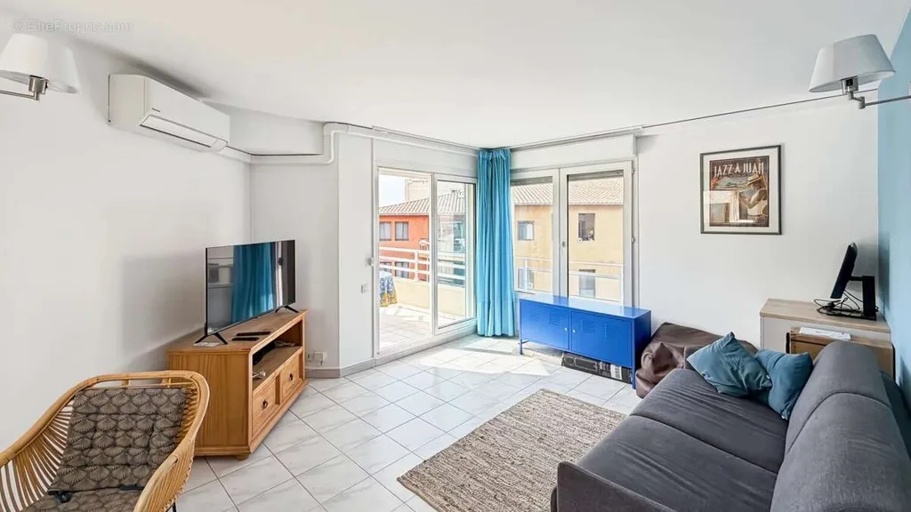 Elutuba - 2-Bedroom Apartment with Pool in Golfe-Juan