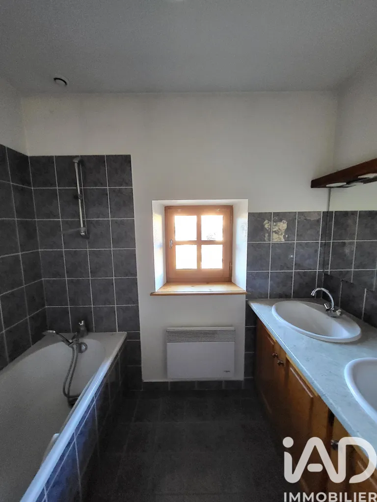 Vannitoad - Village House with Potential in Blanzac