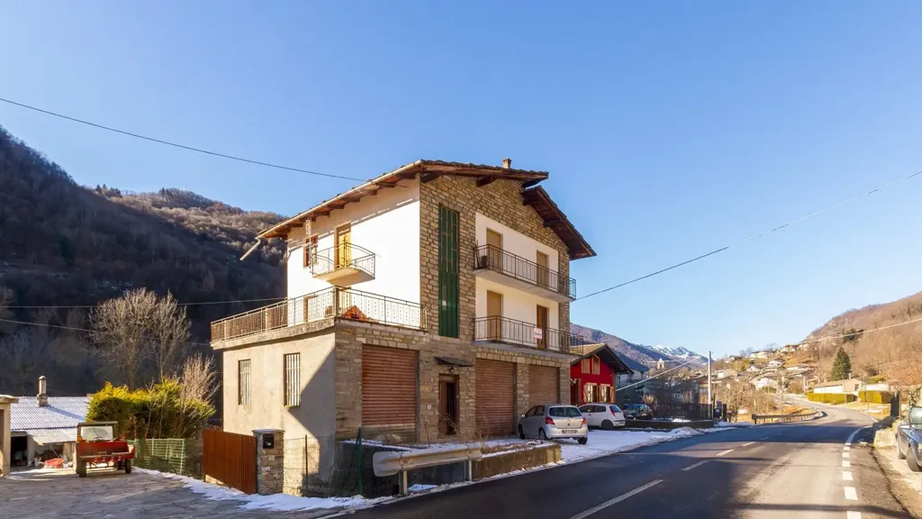 Extérieur - Detached House with Three Garages in Frassino