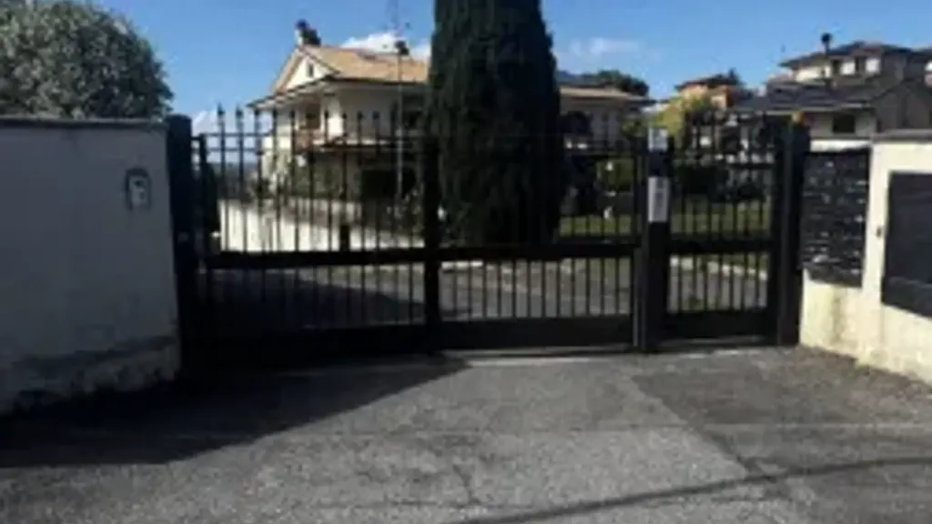 Välivaade - Semi-Finished Villa with Garden in Riano