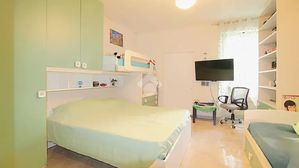 Chambres - Modernised Triplex in Milan's Quiet Court