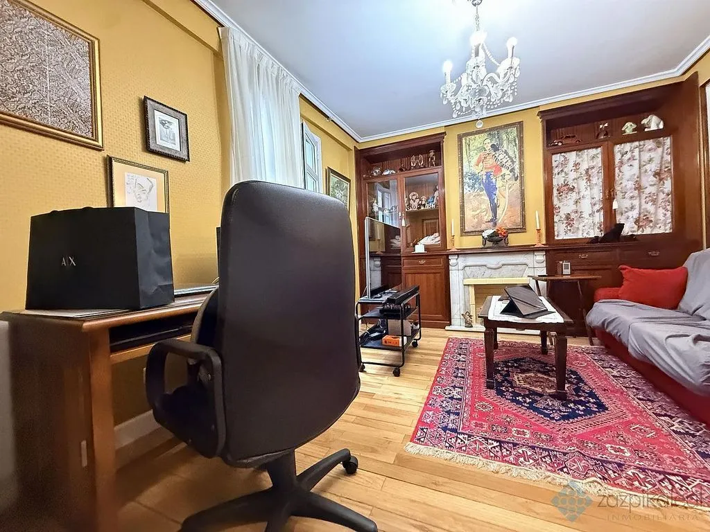 Studio - Apartment with Balcony in Bilbao's Casco Viejo