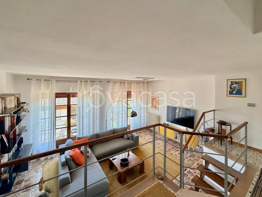 Soggiorno - Restored Villa with Garden in Bra
