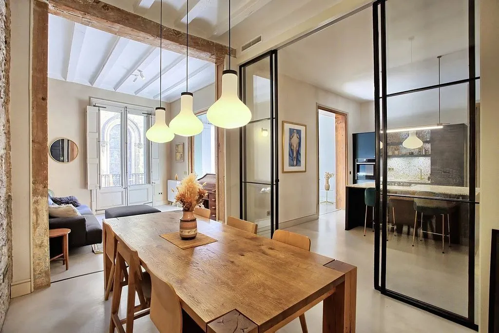 Söögituba - Luxury Apartment with Courtyard in Gothic Quarter