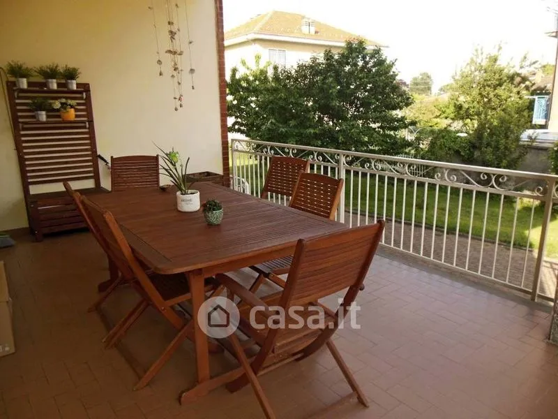 Terrasse - Four-Room Apartment with Garden in Mathi