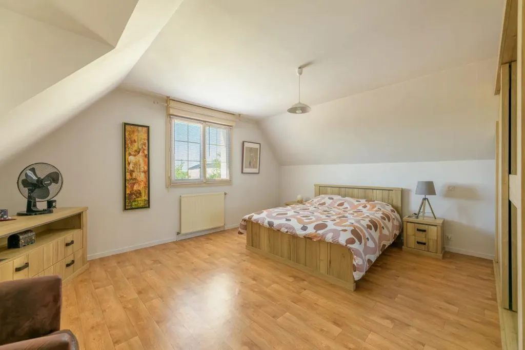 Chambres - Maison de 9 Pièces avec Jardin et Piscine à Bourgueil