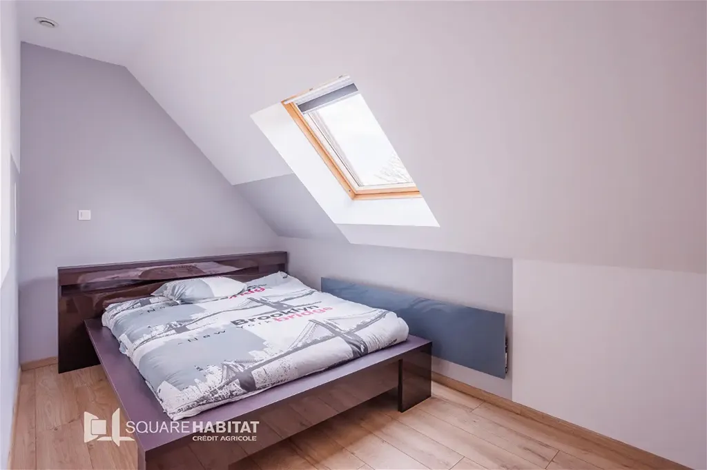 8-room house in Artres