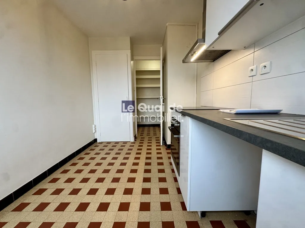 Cucina - Bright 3-Bed Apartment with Mountain View in Grenoble