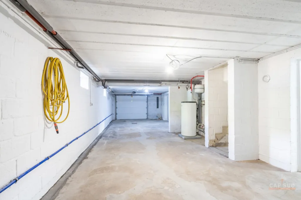 Garage - Bright House with South Terrace in Waterloo