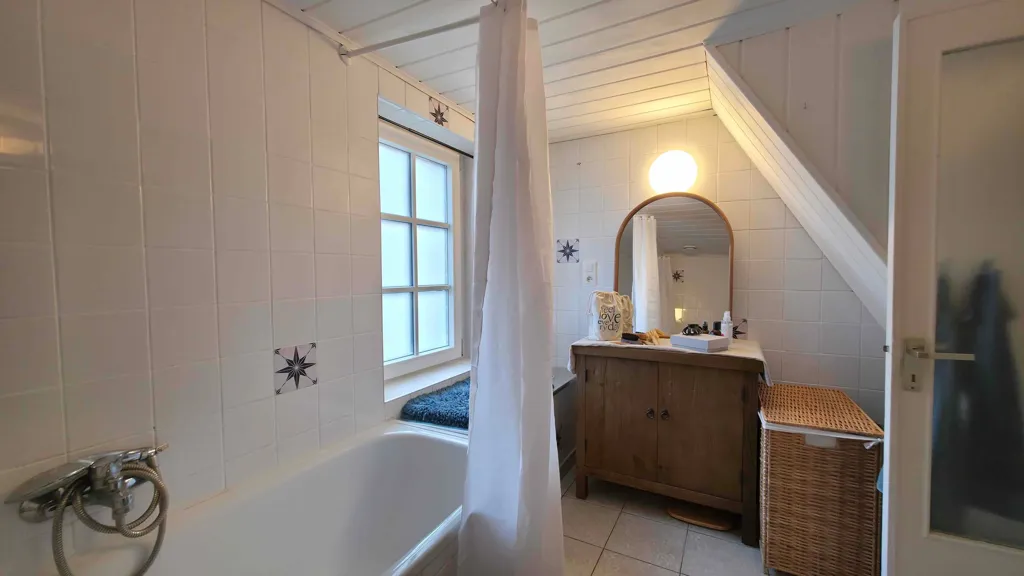 Salles de bain - Maison Rénovée avec Vue Panoramique à Vollezele