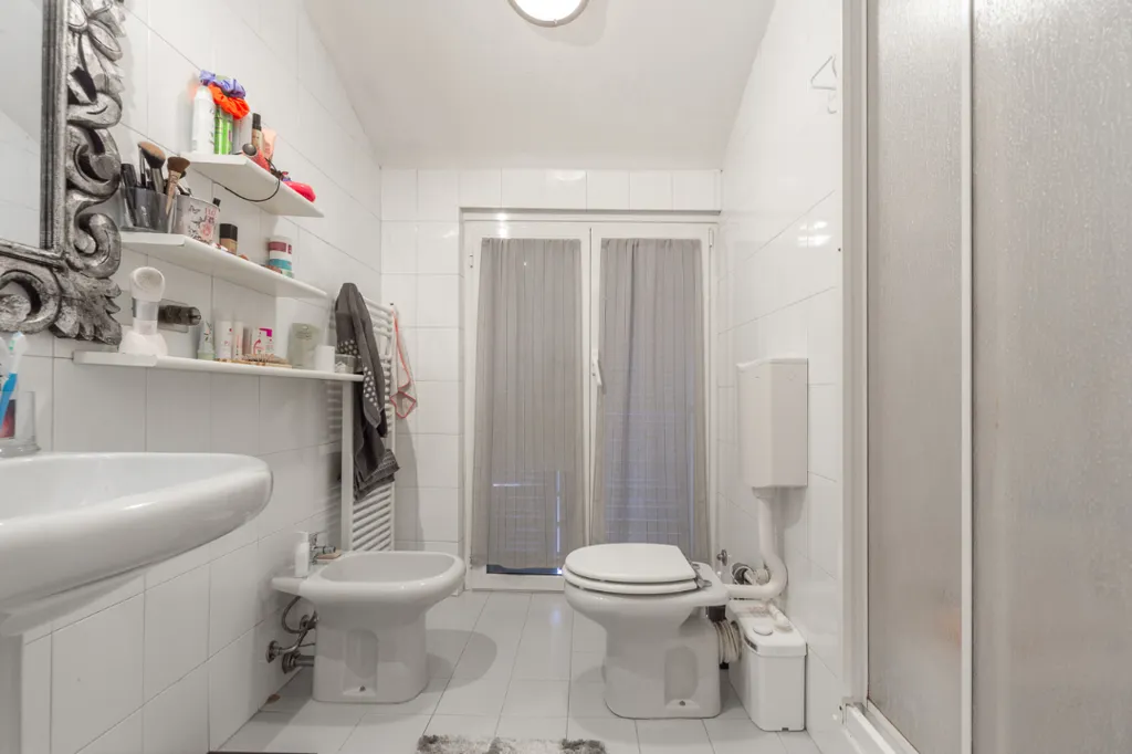 Vannitoad - Armed Studio with East View in Milan