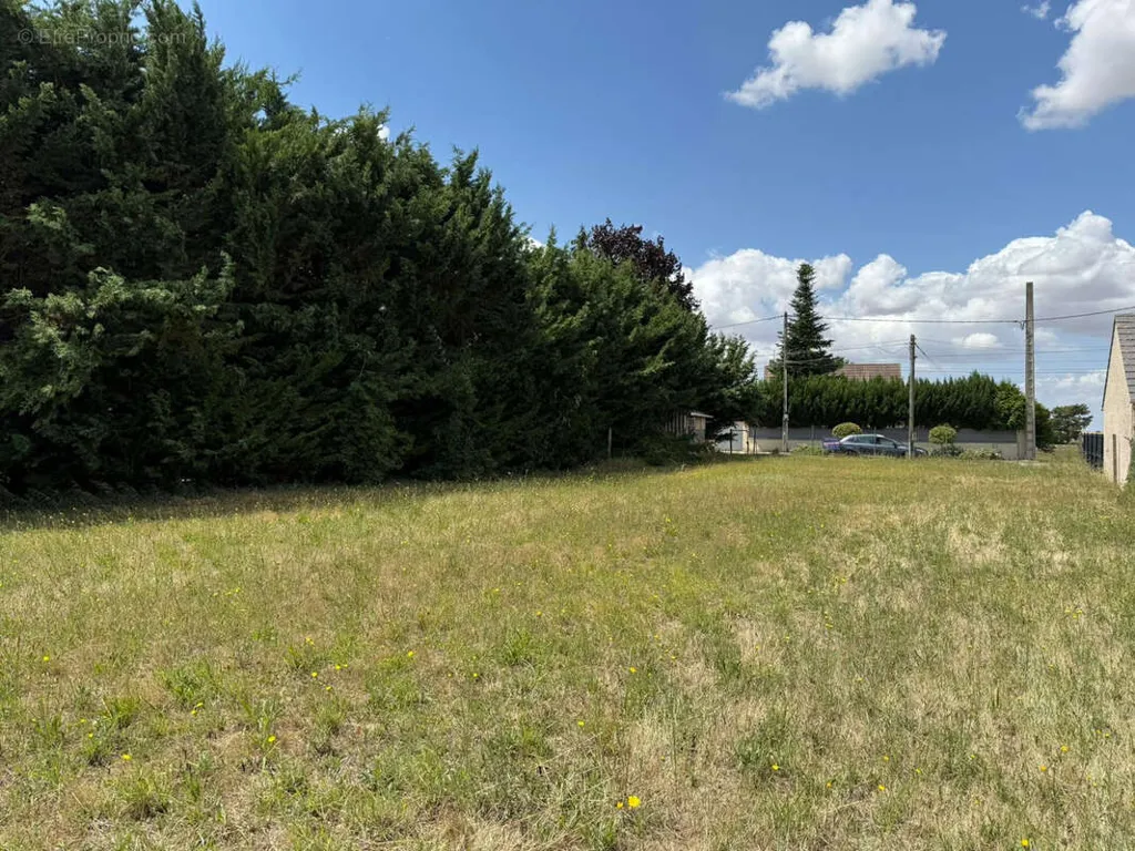 Aed - Buildable Land with Water Connection in Erceville