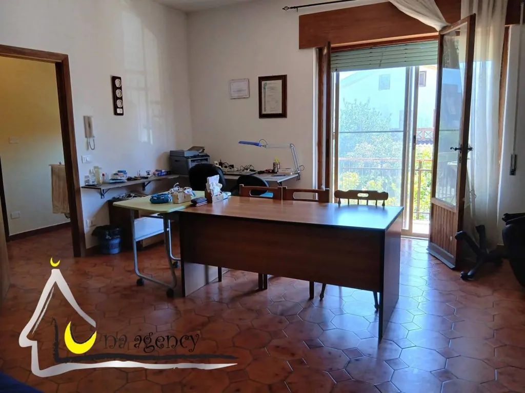 Bureau - Apartment with Balcony in Central Sabaudia