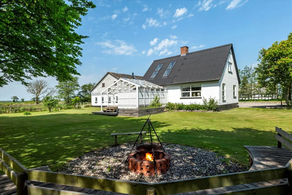 Jardin - 1956 Villa with Garden in Storvorde