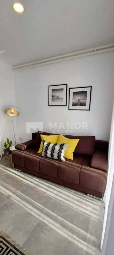 Elutuba - Modern Studio with Terrace in Kostrena