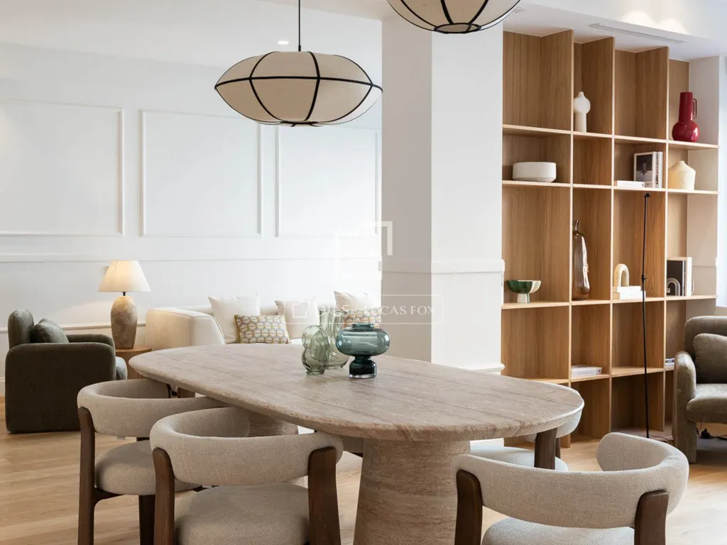 Dining Room - Luxury Flat with High Ceilings in Salamanca