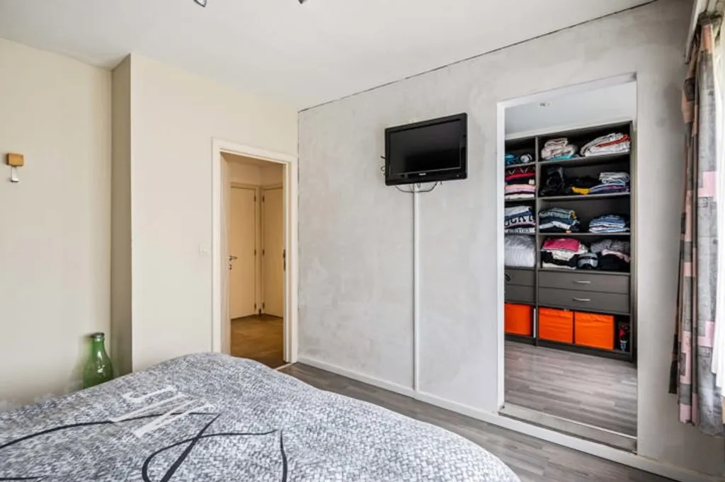 Chambres - Maison avec Deux Garageboxes à Aartselaar