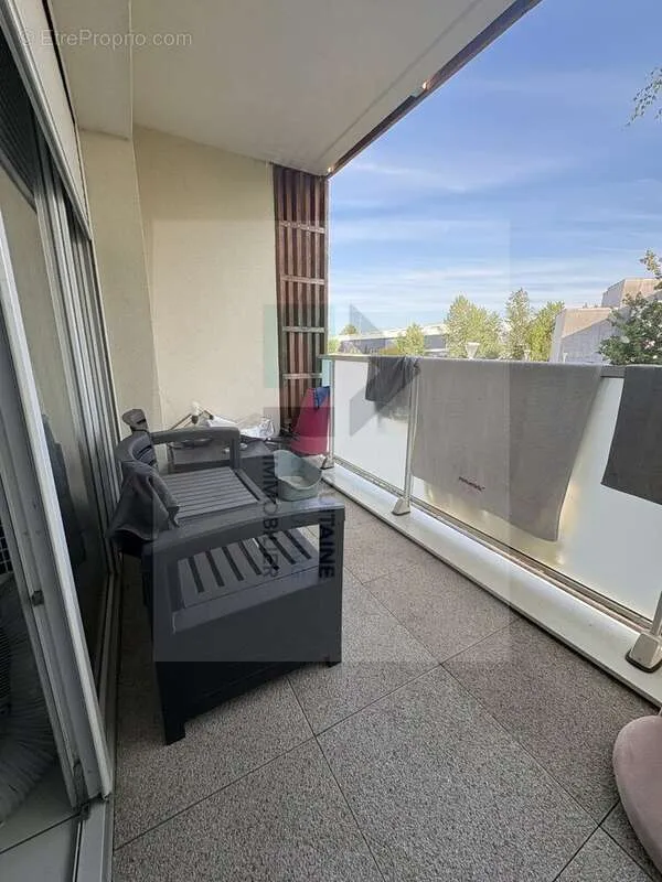Balcony - T2 Apartment with South Balcony in Bègles