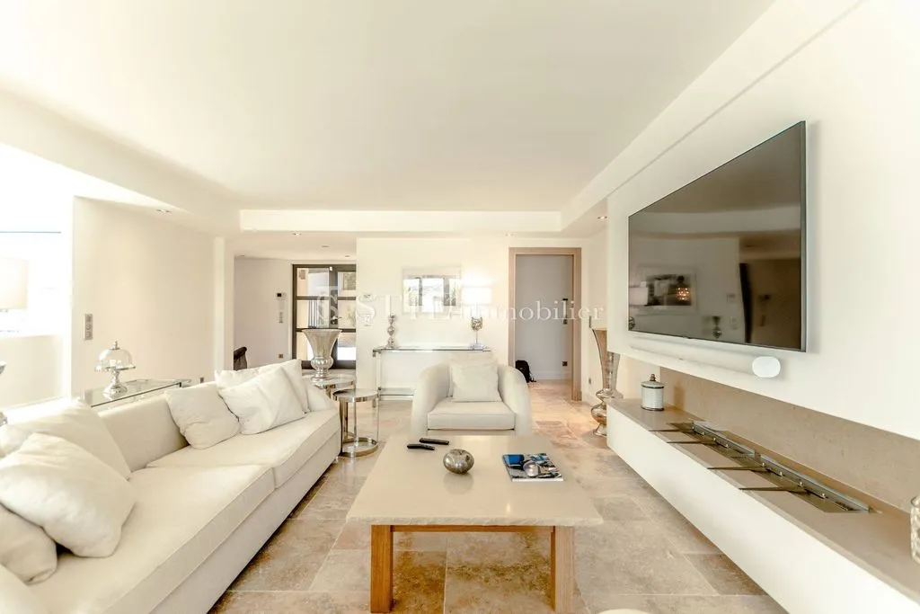Elutuba - Contemporary Villa with Pool in Sainte-Maxime