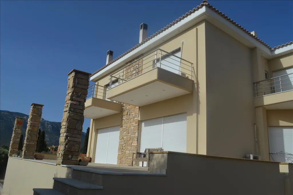 Appartement 6 pièces à Loutraki