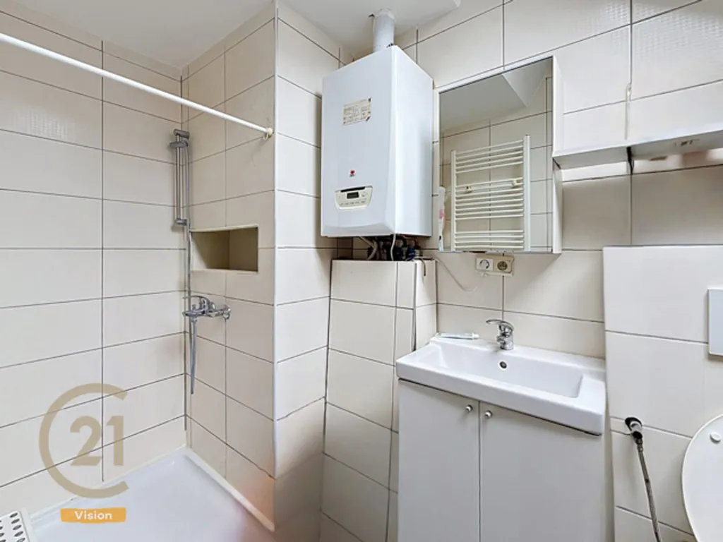 Salles de bain - Immeuble de Rapport avec Unité Commerciale à Laeken