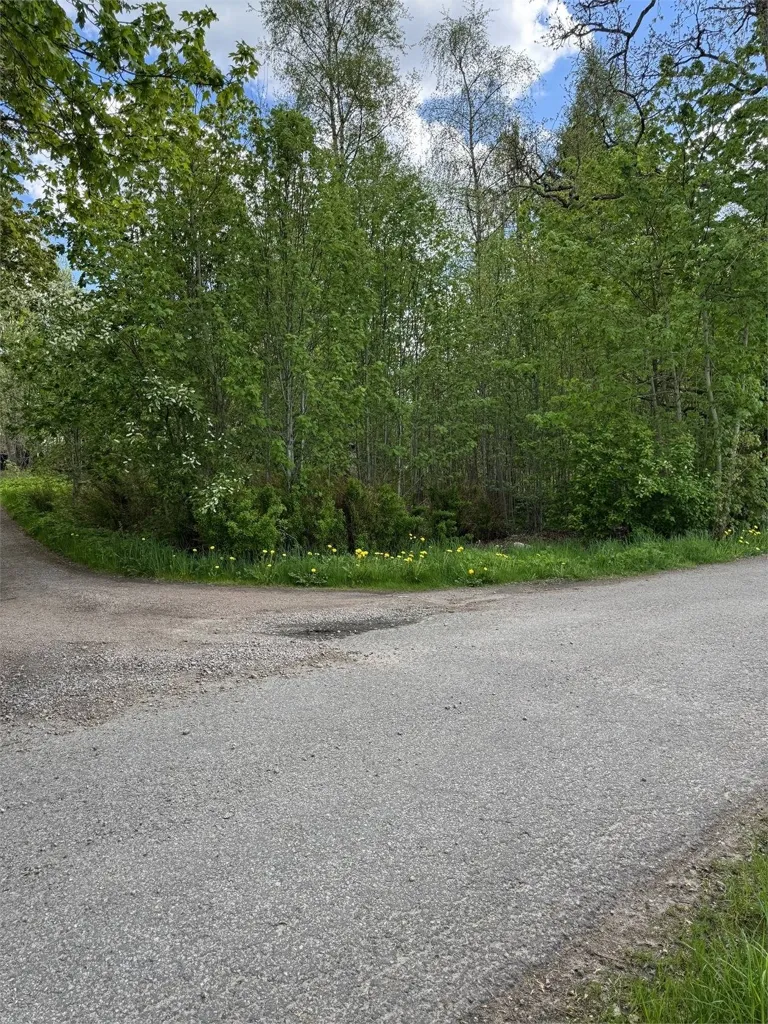 Välivaade - Industrial Building with 1,460m² Plot in Gislaved