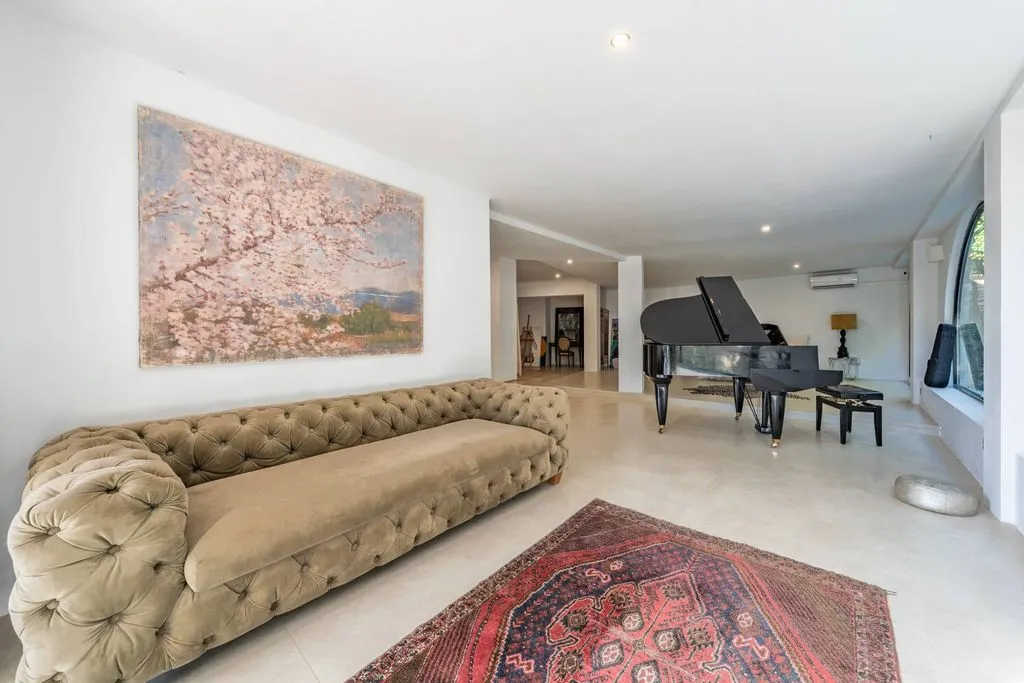 Living Room - Renovated Villa with Pool in Atalaya, Estepona
