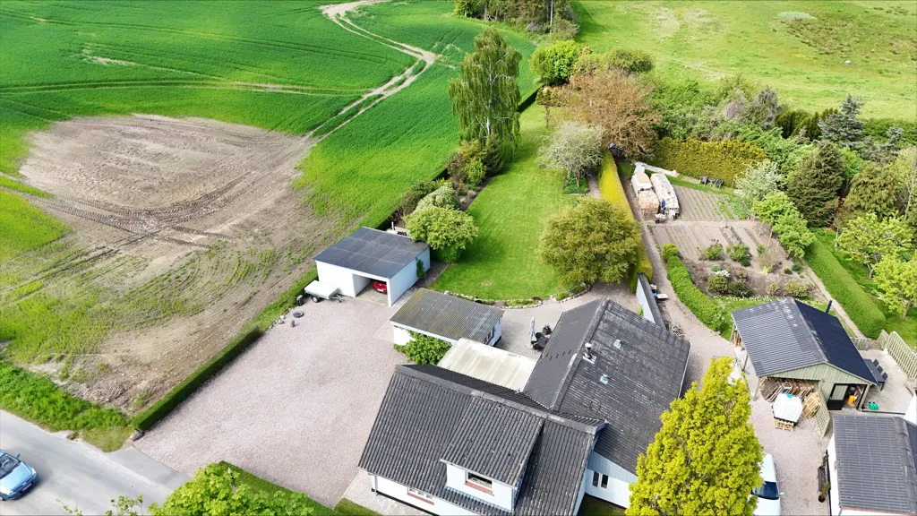 Vue aérienne - Villa with Workshop near Gudme