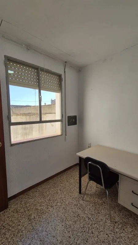 Kabinet - Three-Storey Townhouse with Balconies in Antella
