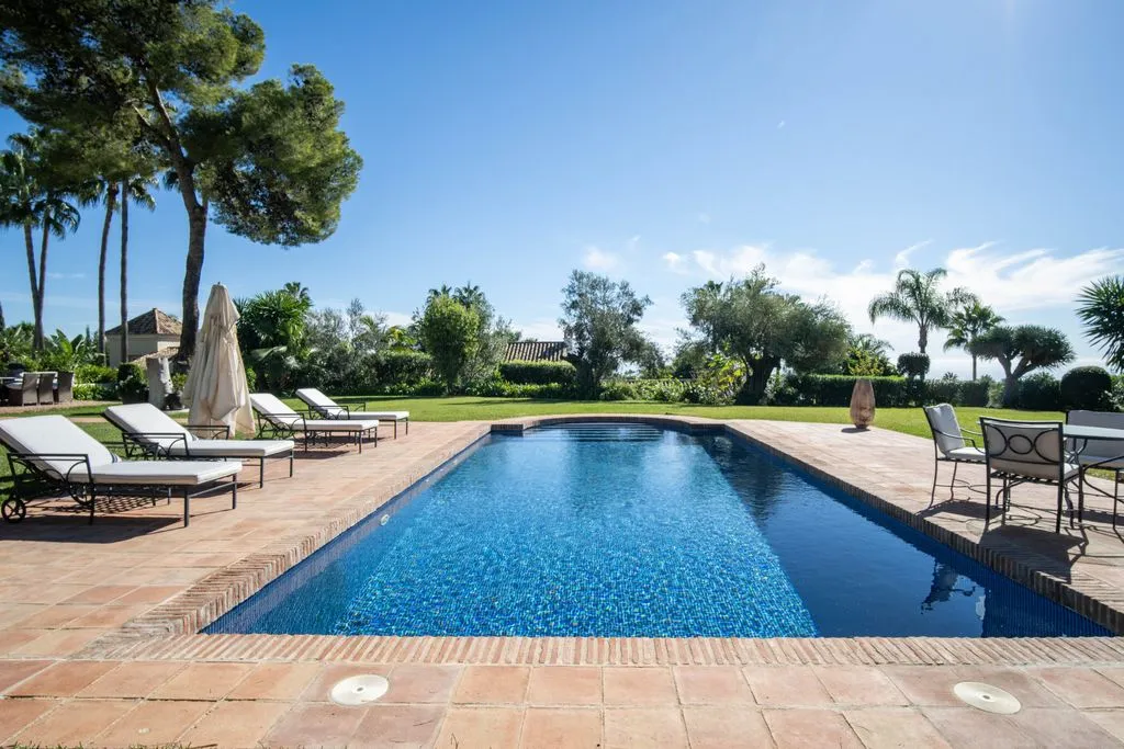 Pool - Mediterranean Villa with Sea View in Marbella