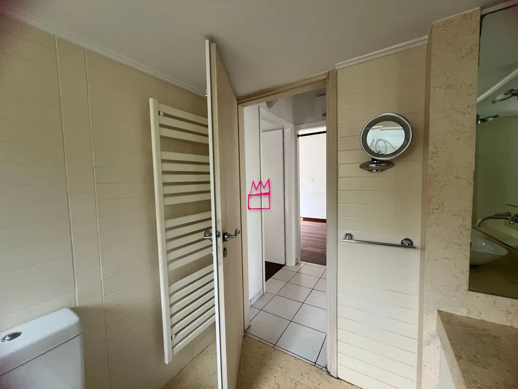 Salles de bain - Luxurious Apartment with Forest View in Vouliagmeni