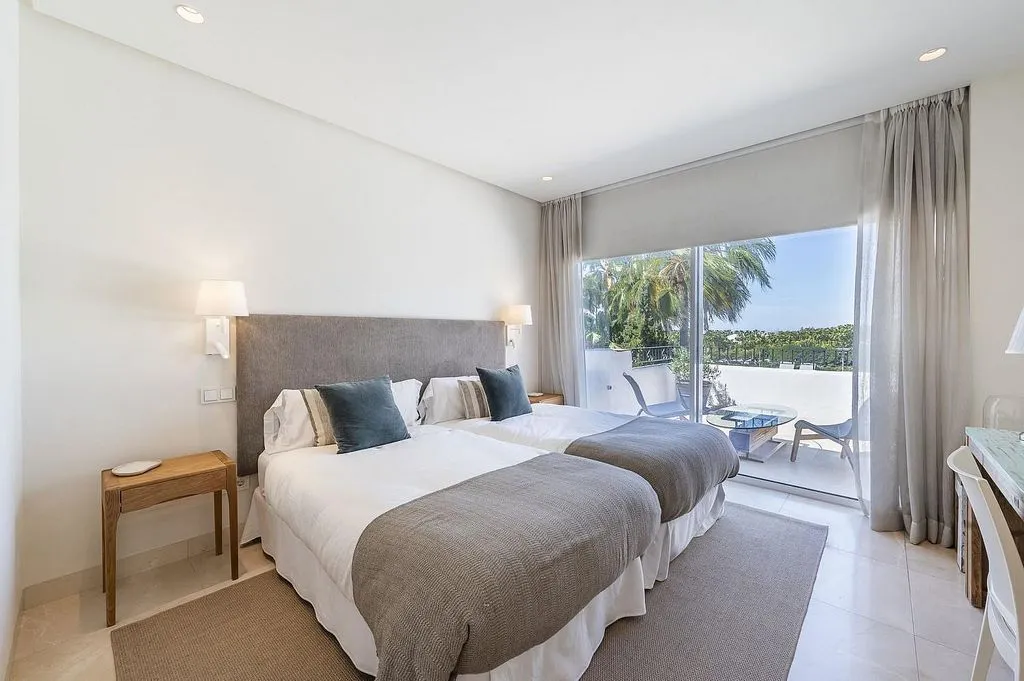Magamistoad - Duplex with Pool in Marbella's Golden Mile