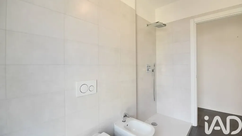 Vannitoad - Newly Built Apartment with Balcony in Cantù
