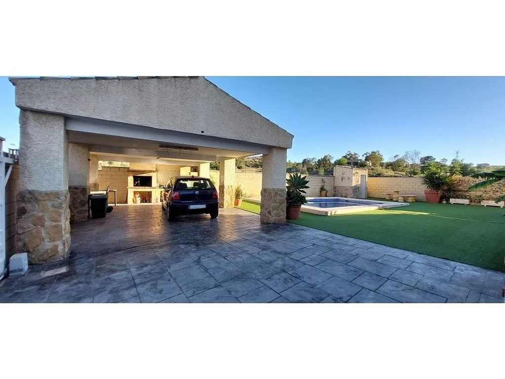 Garage - House with Pool in Monforte del Cid