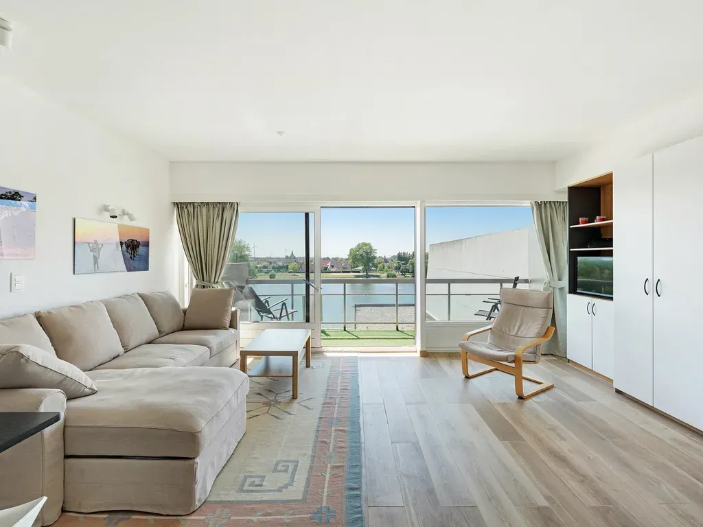 Elutuba - Panoramic Studio with Private Beach in Duinbergen