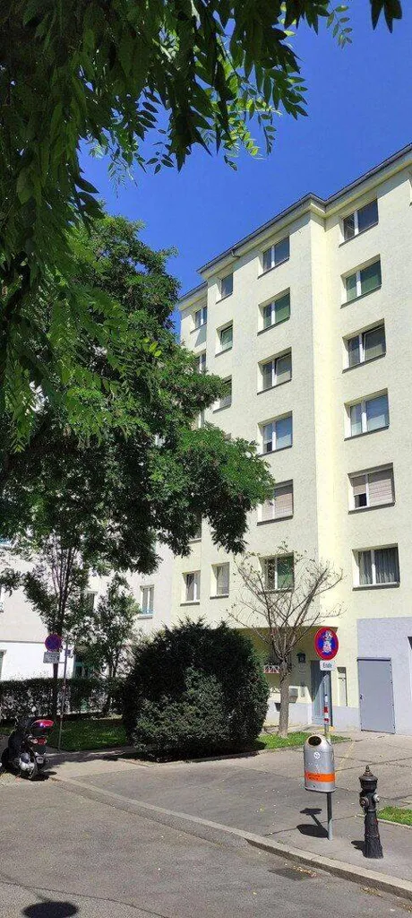 Välivaade - 2-Bedroom Flat with Green View in Hannovermarkt