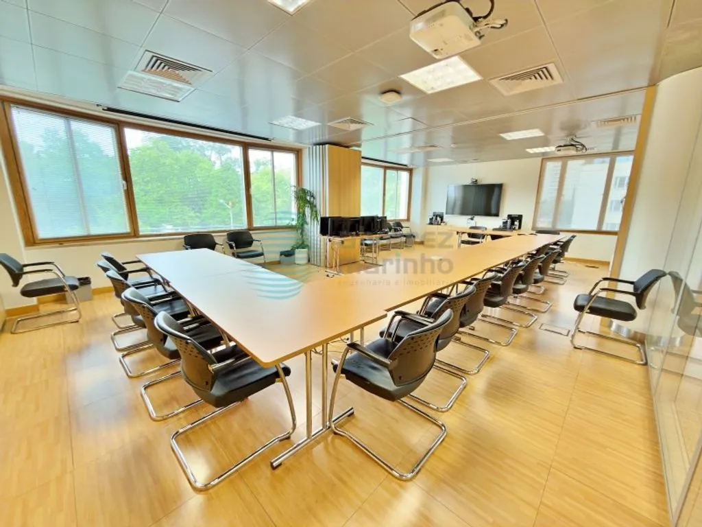 Office - Office with Air Conditioning in Campo Grande, Lisbon