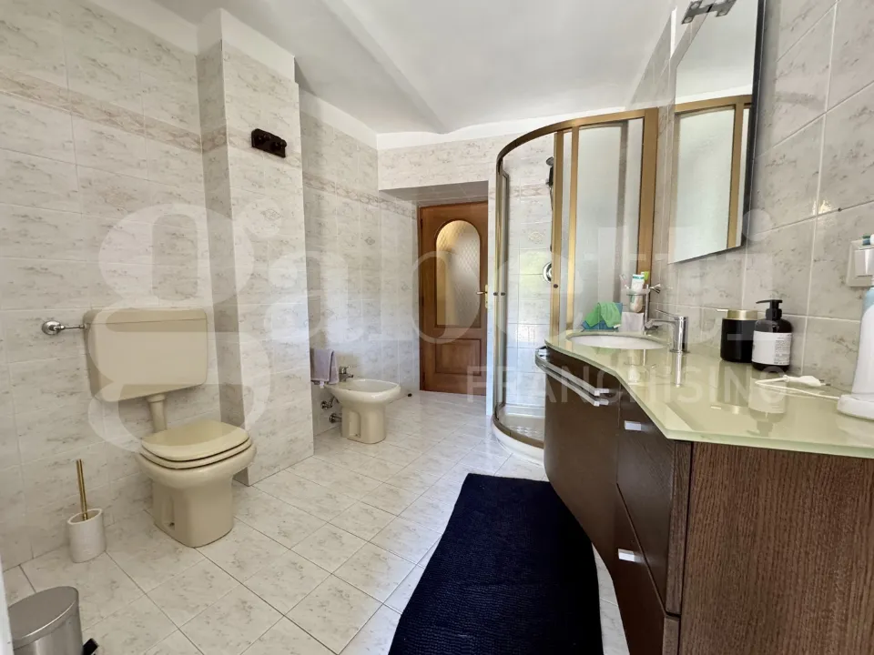 Bathrooms - Rustic House with Garden in Giaveno