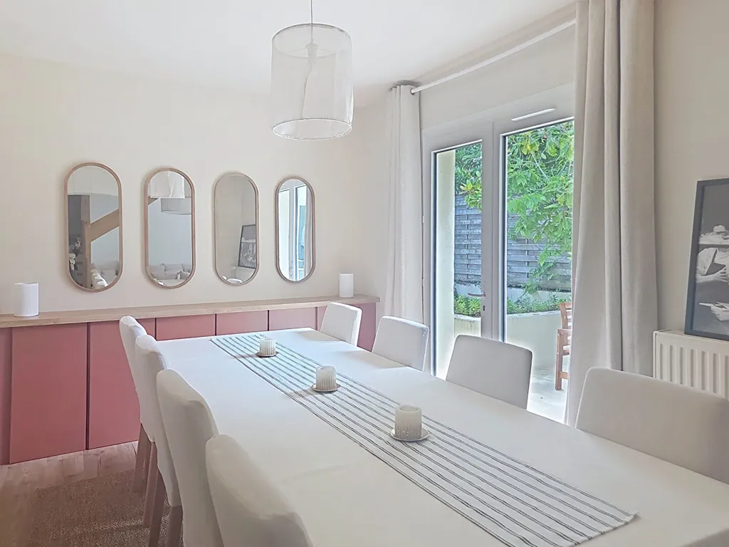 Dining Room - Duplex House with Pool in Quiet Street