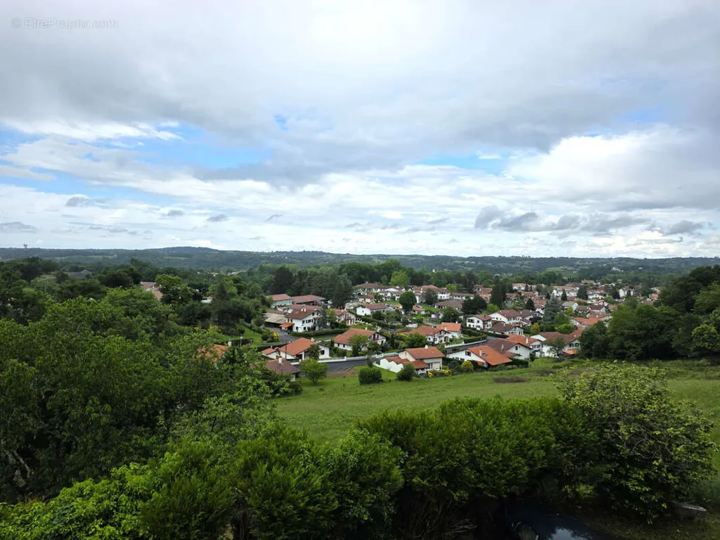 Luxury House with Pool in Cambo-les-Bains