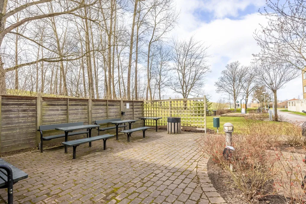 Jardin - Four-Room Apartment with Balcony in Högaholm