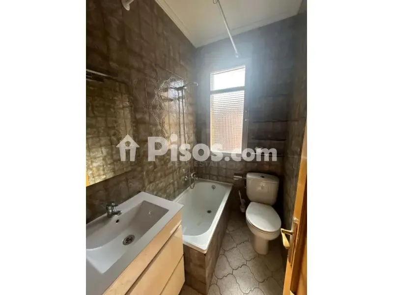 Salles de bain - Duplex Apartment with Historic Centre Proximity in León