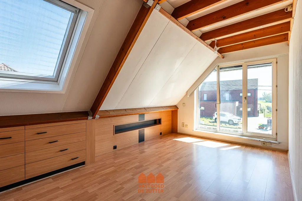 Toad - Open-plan House with Double Garage in Bentille