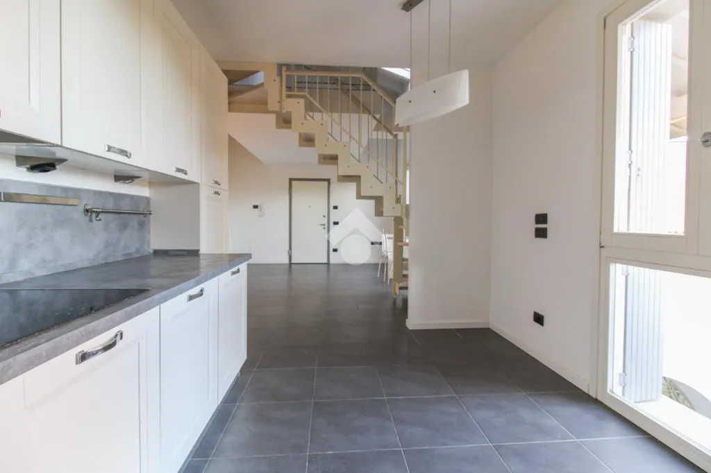 Köök - Trilocale with Private Balcony in Roè Volciano