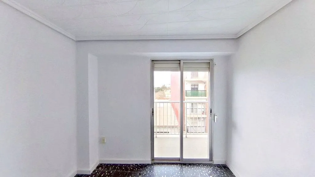 Pièces - Apartment with Lift in Godelleta