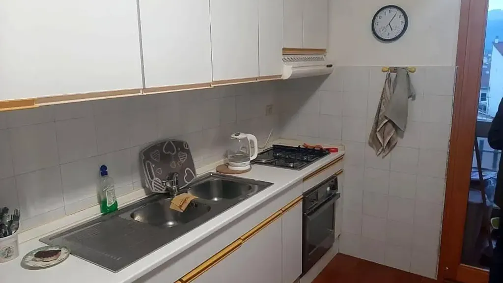 Cuisine - Apartment with Terraces in Prato, Sacrocuore