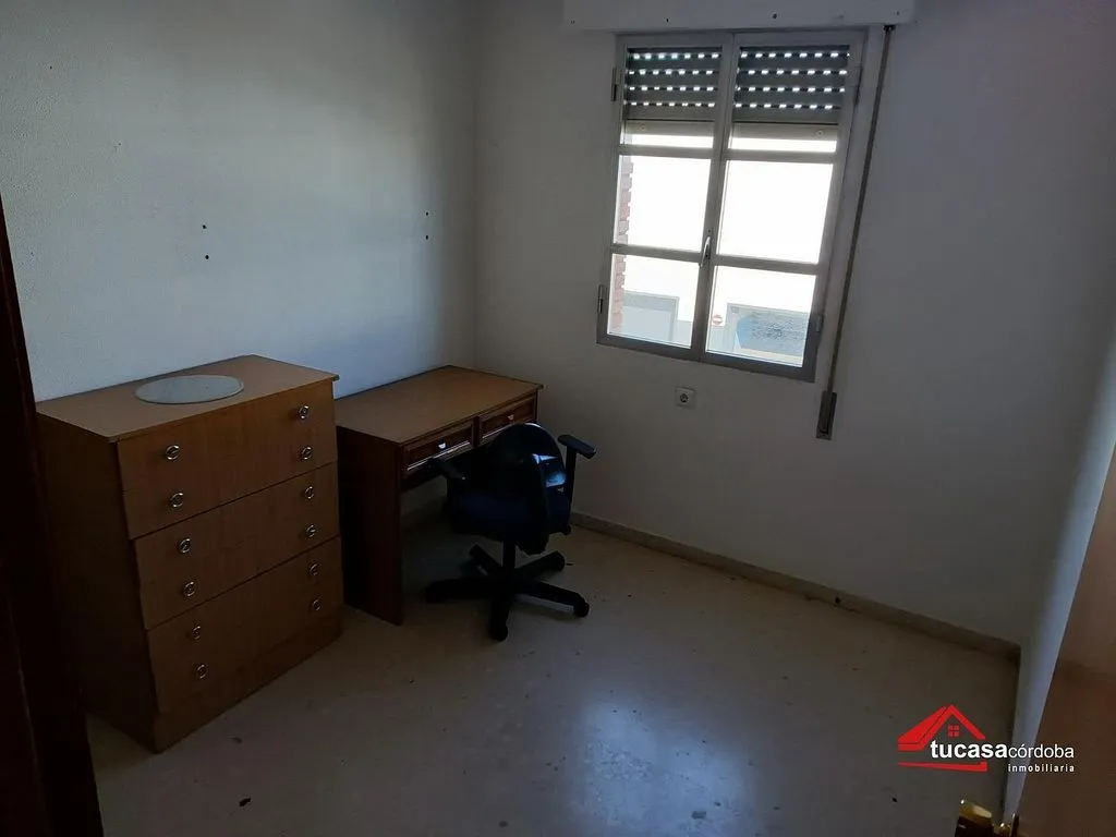 Kabinet - 3-Bedroom Apartment with Terrace in Fuensanta